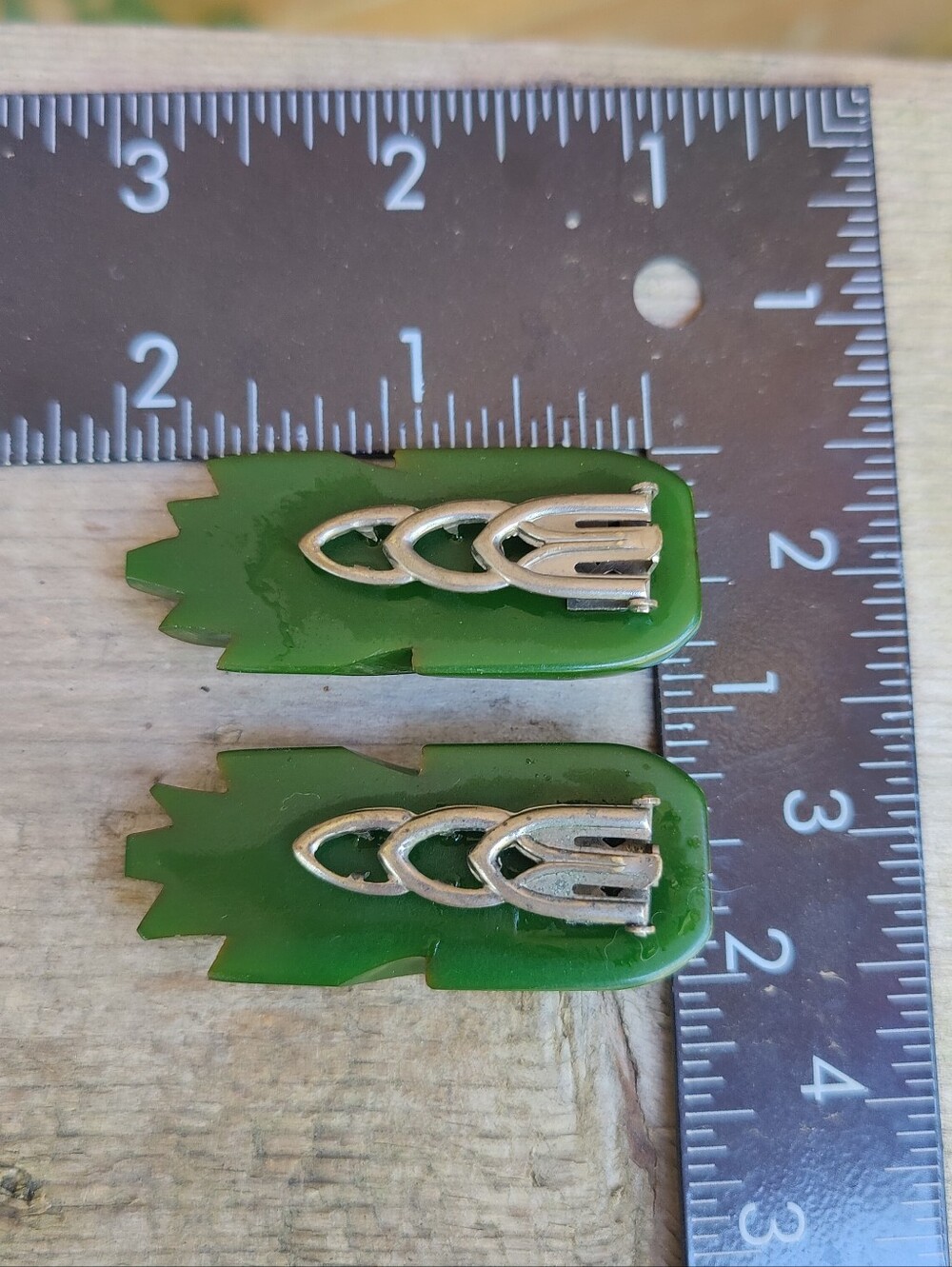 Vintage Art Deco Bakelite Dress Clips - Picture 5 of 6